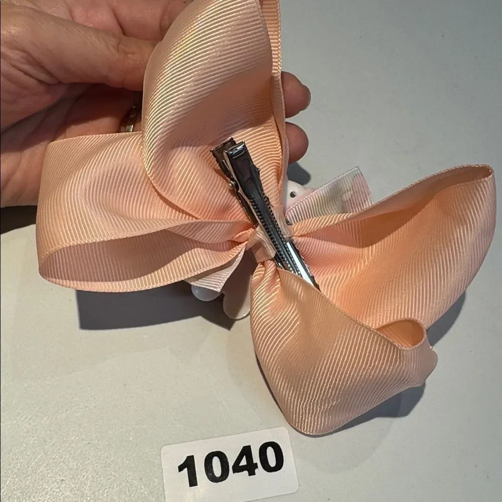 1040 Peach Color Hello Kitty Hair Bow Alligator Clip